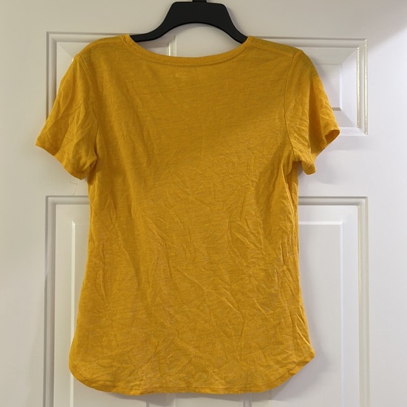 Old Navy T-Shirt - Picture 2 of 2